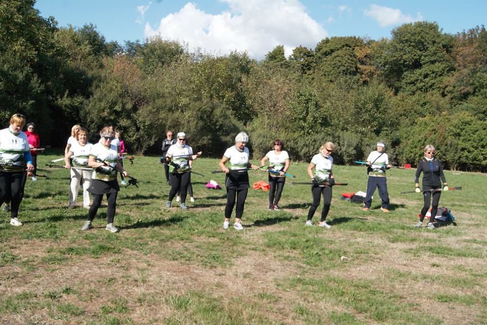 Osiemdziesiąt osób na jesiennym rajdzie nordic walking