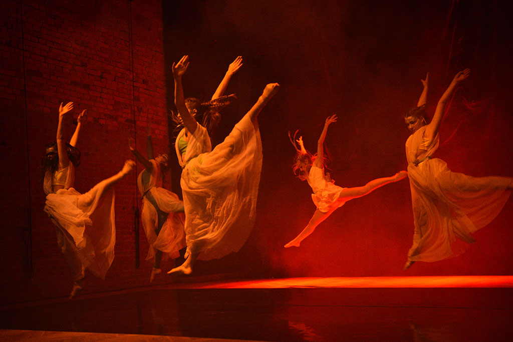 W siedzibie Teatru Avatar odbyło się magiczne show