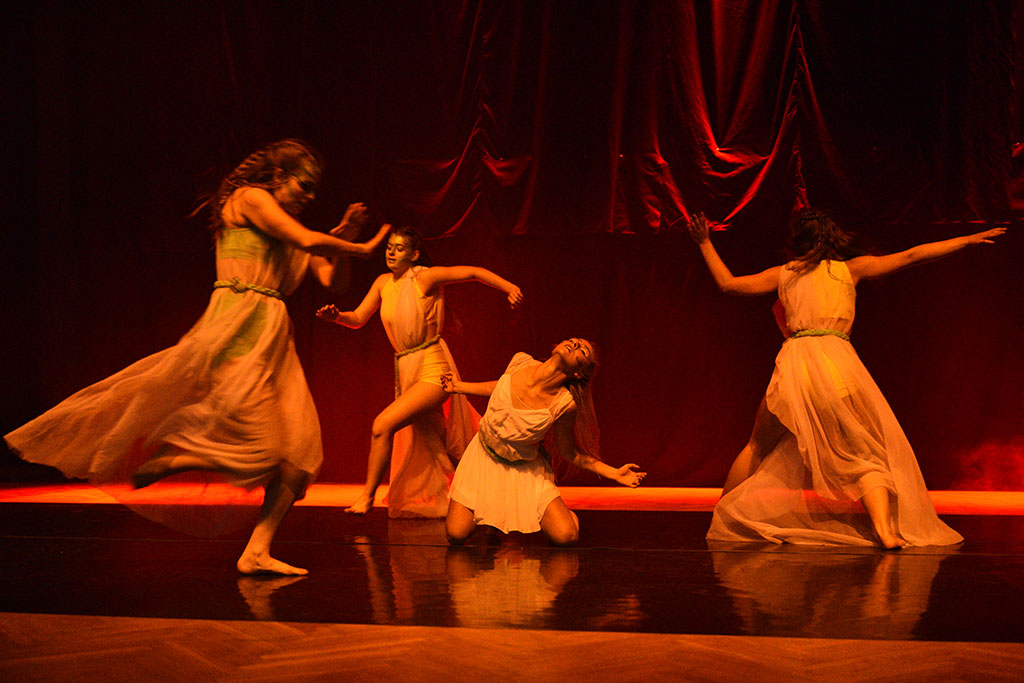 W siedzibie Teatru Avatar odbyło się magiczne show