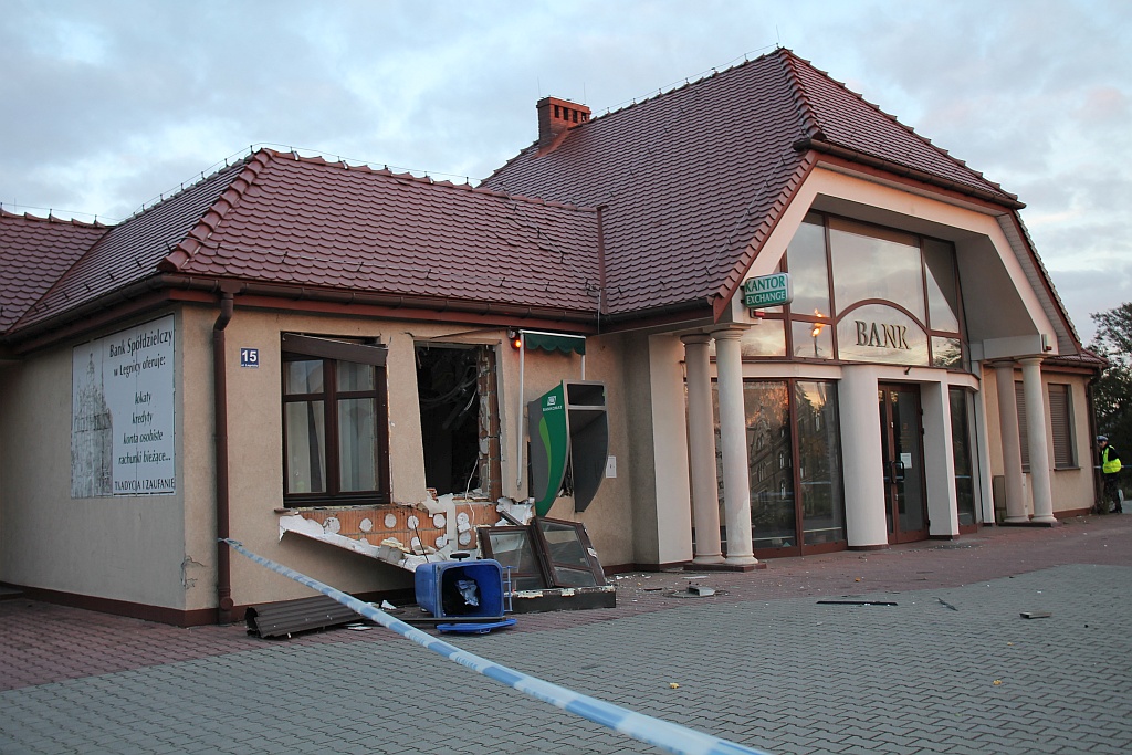 W Kunicach doszło do próby kradzieży bankomatu    	