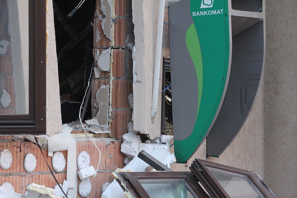 W Kunicach doszło do próby kradzieży bankomatu    	