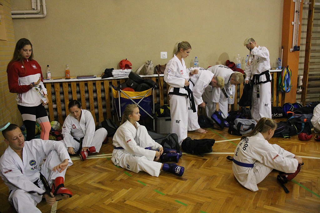 Legniccy taekwondocy pokazali swoje pucharowe trofea