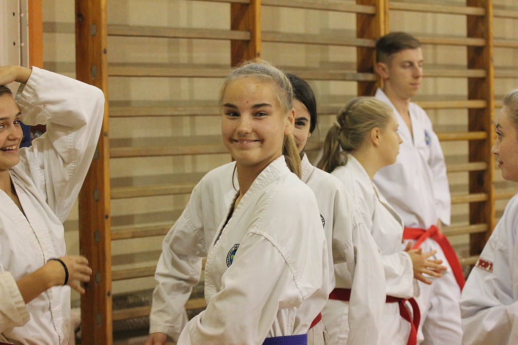Legniccy taekwondocy pokazali swoje pucharowe trofea