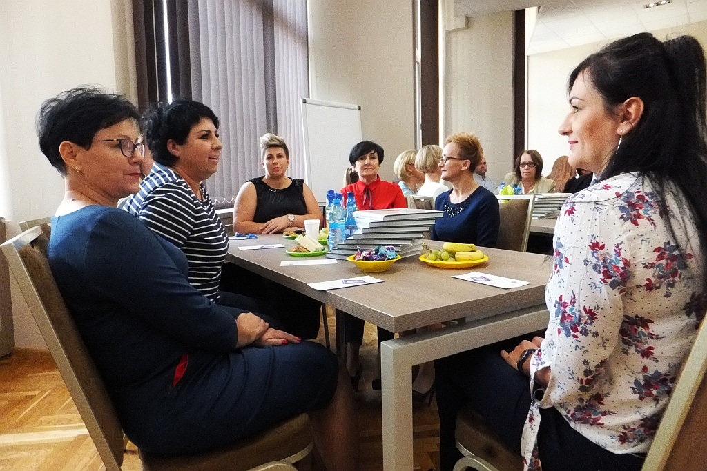 Pracownicy starostwa uhonorowani pamiątkowymi medalami