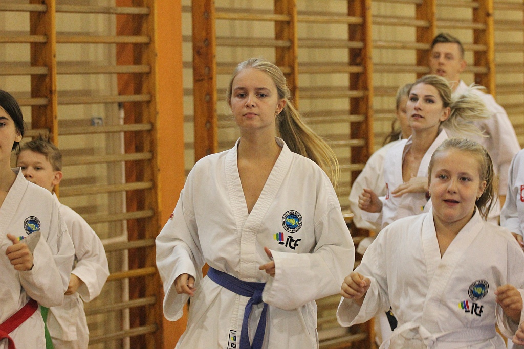 Legniccy taekwondocy pokazali swoje pucharowe trofea