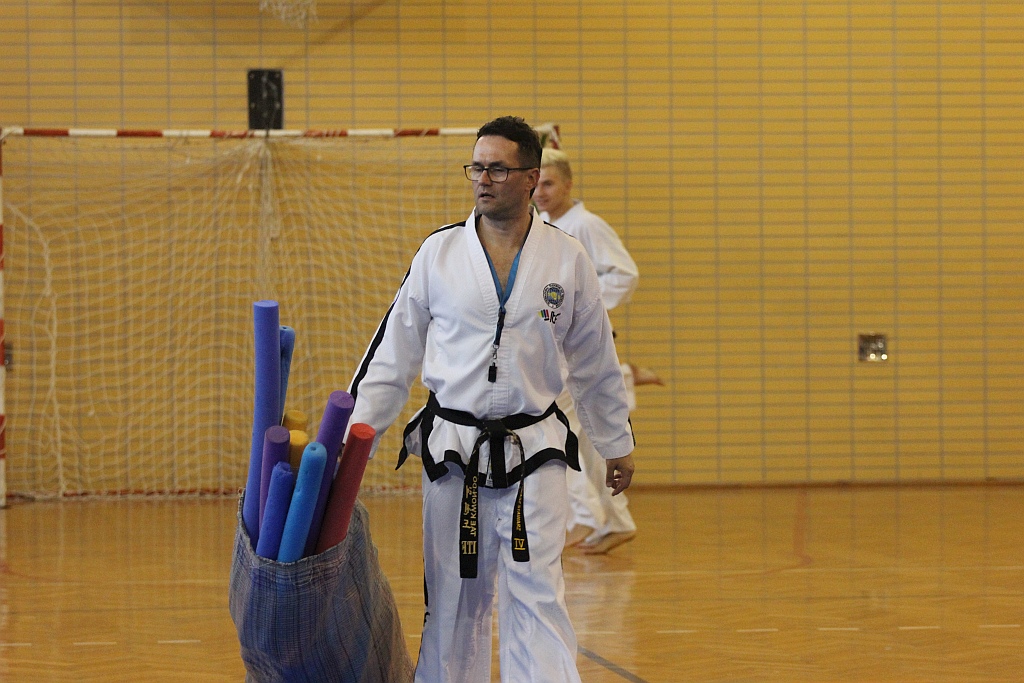 Legniccy taekwondocy pokazali swoje pucharowe trofea