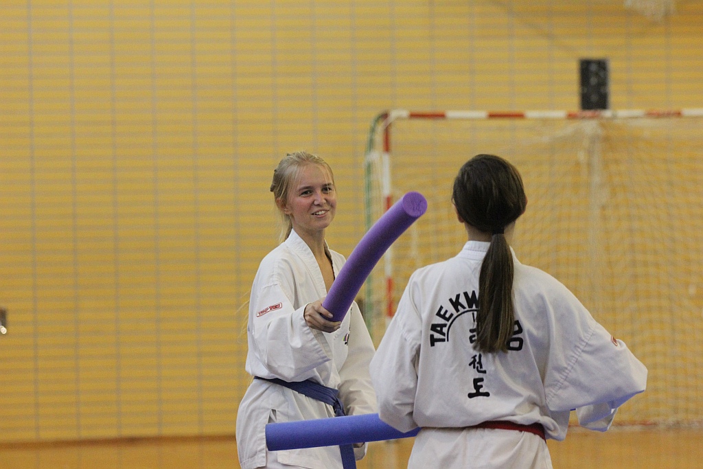 Legniccy taekwondocy pokazali swoje pucharowe trofea