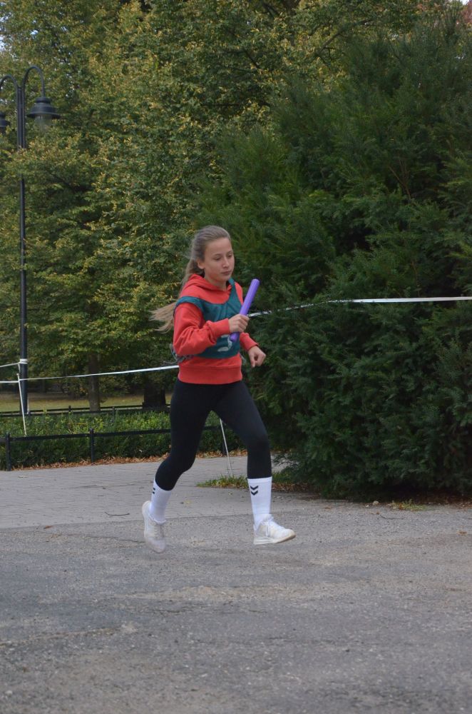 Sztafetowe Biegi Przełajowe w legnickim parku