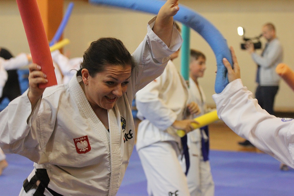 Legniccy taekwondocy pokazali swoje pucharowe trofea
