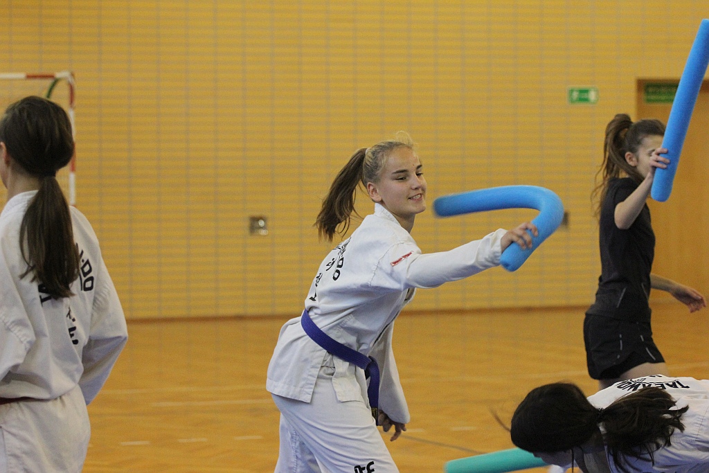 Legniccy taekwondocy pokazali swoje pucharowe trofea