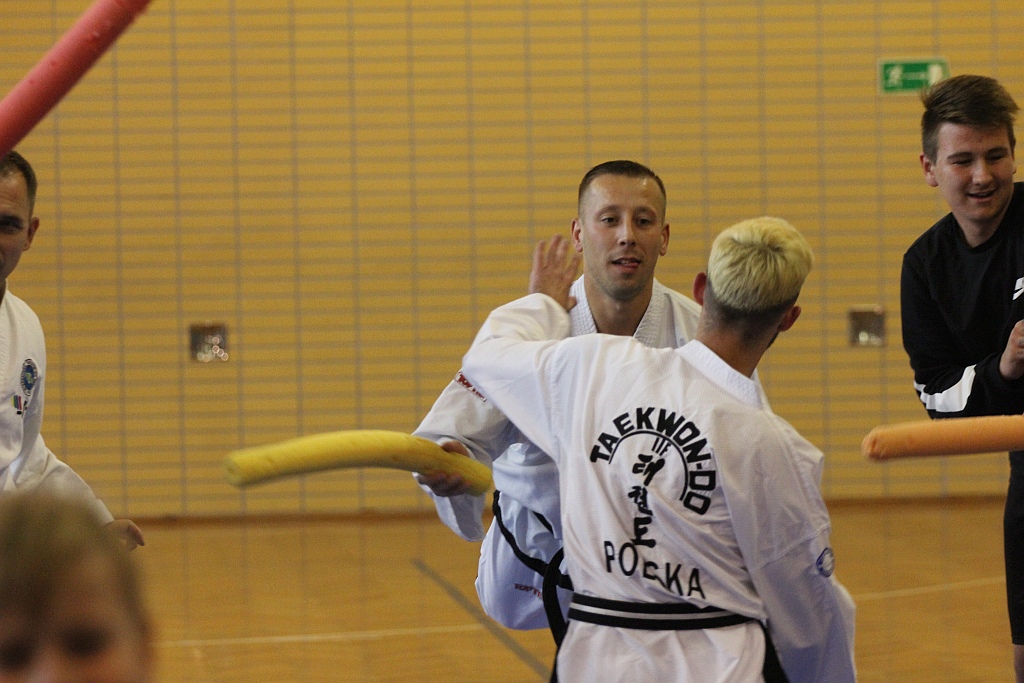 Legniccy taekwondocy pokazali swoje pucharowe trofea