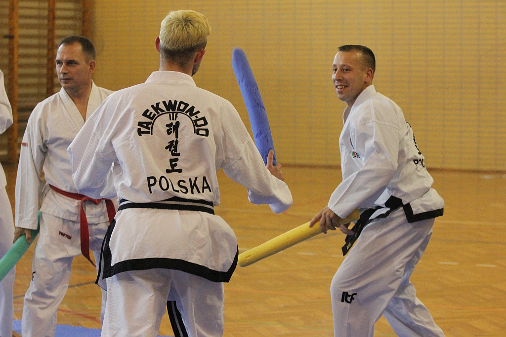 Legniccy taekwondocy pokazali swoje pucharowe trofea