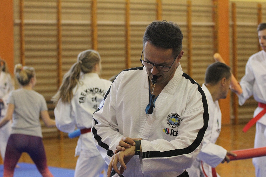 Legniccy taekwondocy pokazali swoje pucharowe trofea