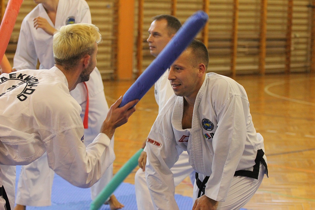 Legniccy taekwondocy pokazali swoje pucharowe trofea