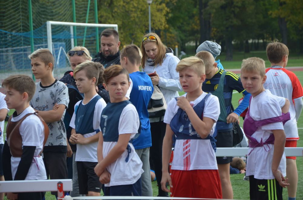 Sztafetowe Biegi Przełajowe w legnickim parku