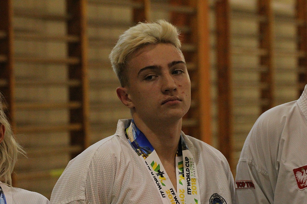 Legniccy taekwondocy pokazali swoje pucharowe trofea