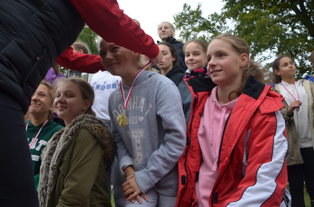 Sztafetowe Biegi Przełajowe w legnickim parku