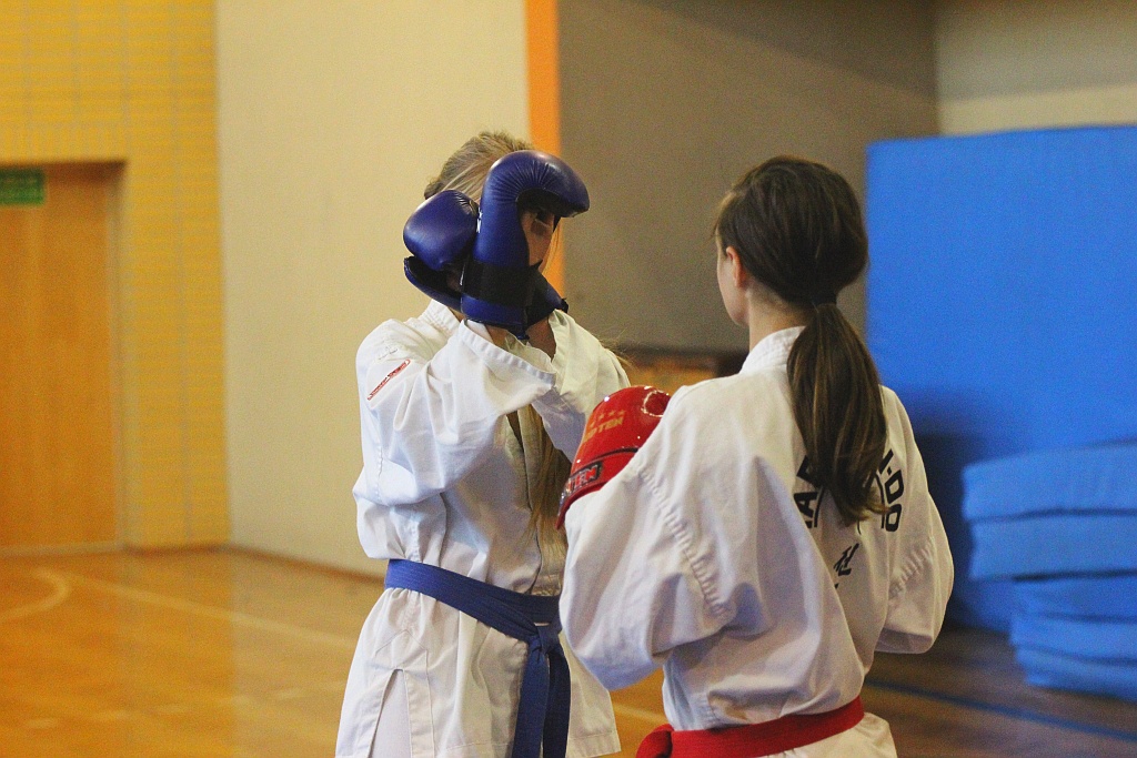 Legniccy taekwondocy pokazali swoje pucharowe trofea