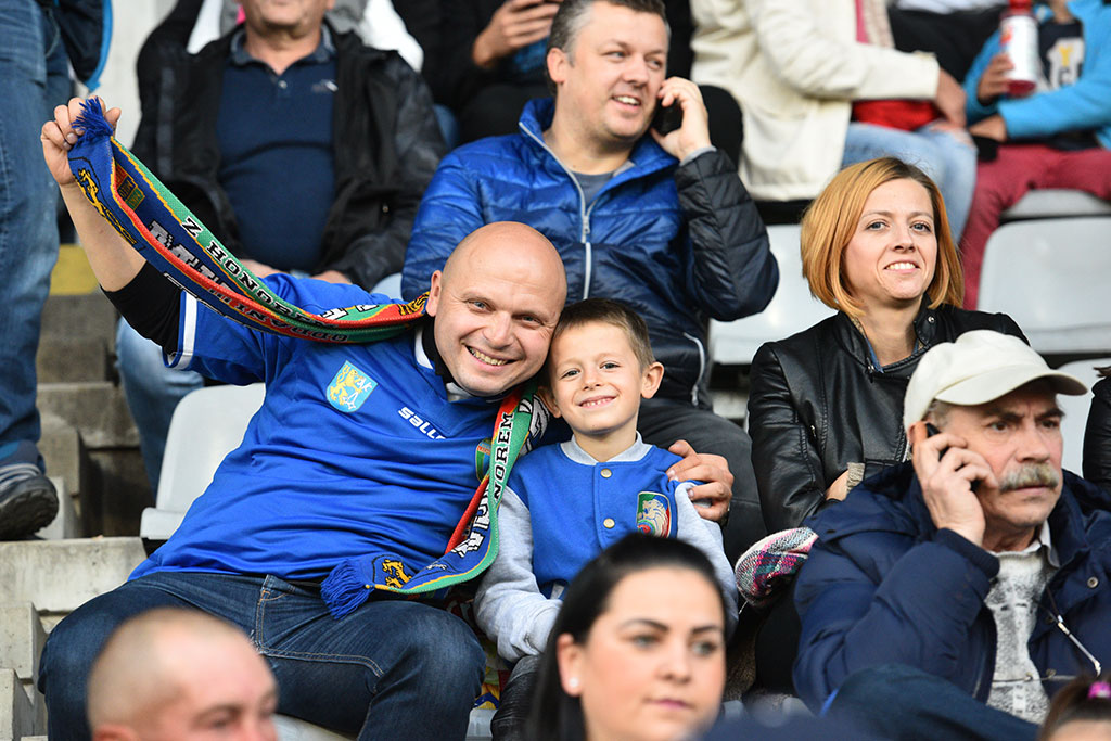 Piątkowy mecz Miedzi Legnica z Piastem Gliwice na trybunach