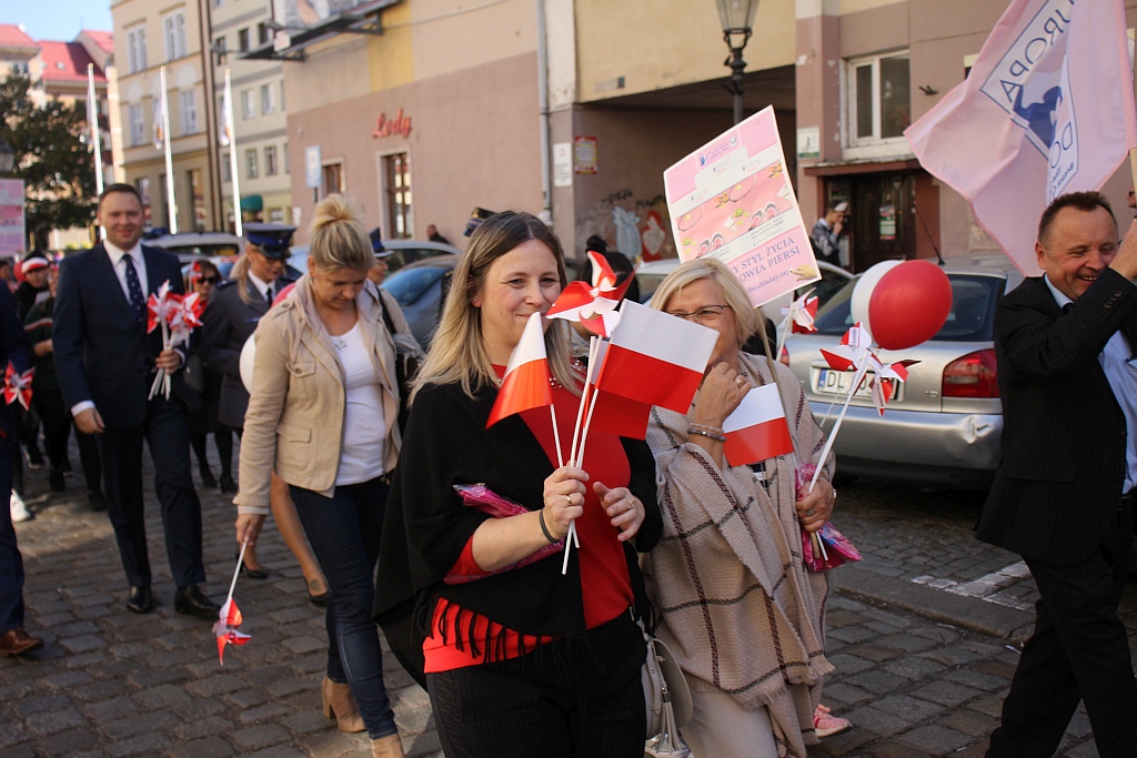 XXI różowy Marsz ku Zdrowiu przeszedł ulicami Legnicy