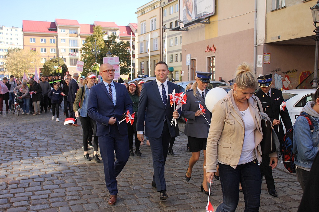 XXI różowy Marsz ku Zdrowiu przeszedł ulicami Legnicy