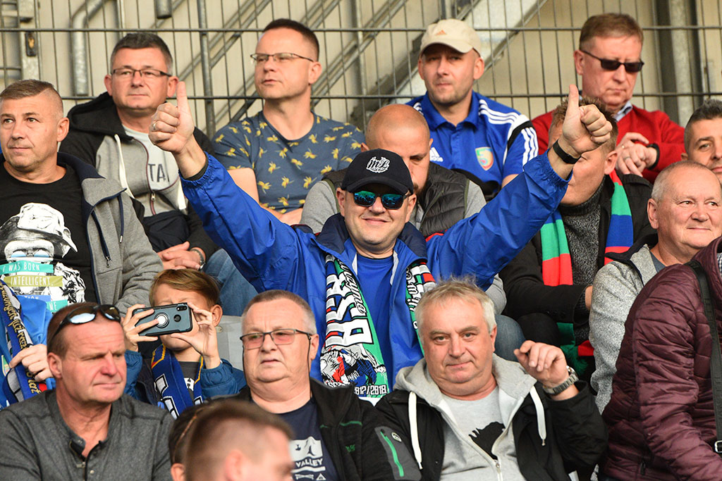 Piątkowy mecz Miedzi Legnica z Piastem Gliwice na trybunach
