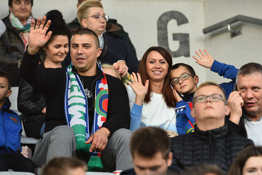Piątkowy mecz Miedzi Legnica z Piastem Gliwice na trybunach