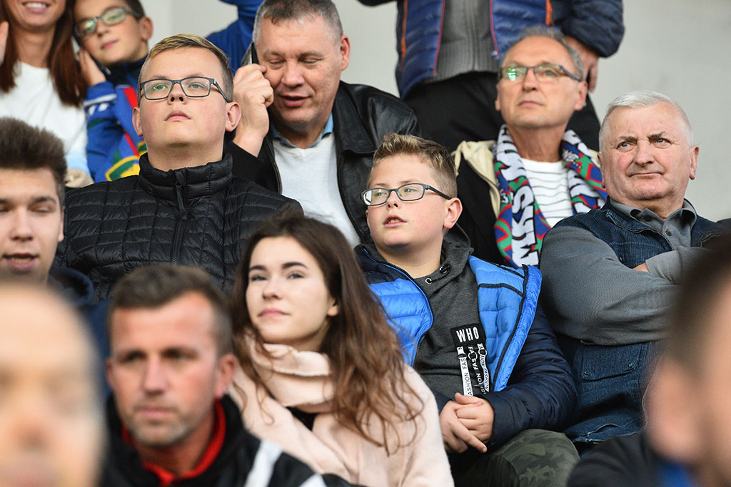 Piątkowy mecz Miedzi Legnica z Piastem Gliwice na trybunach