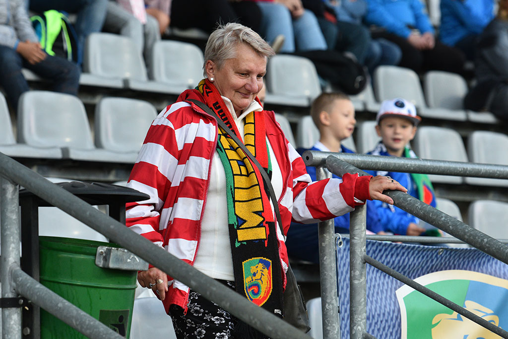 Piątkowy mecz Miedzi Legnica z Piastem Gliwice na trybunach