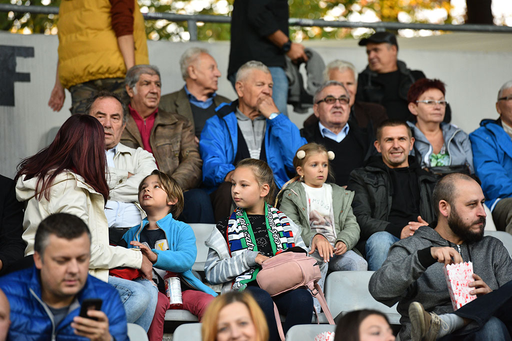 Piątkowy mecz Miedzi Legnica z Piastem Gliwice na trybunach