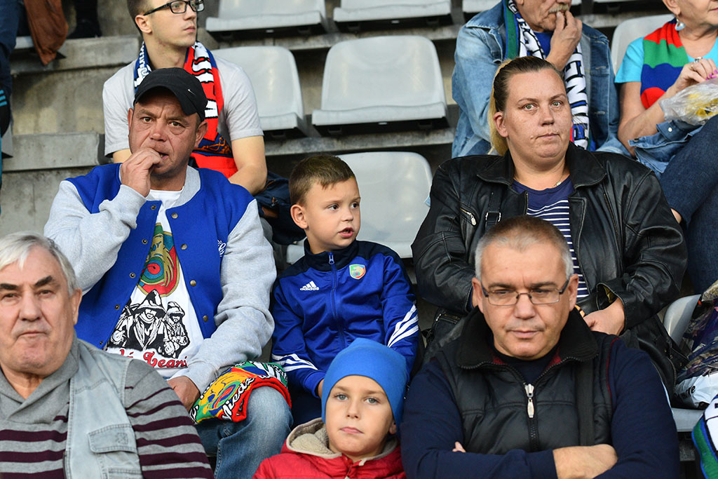 Piątkowy mecz Miedzi Legnica z Piastem Gliwice na trybunach