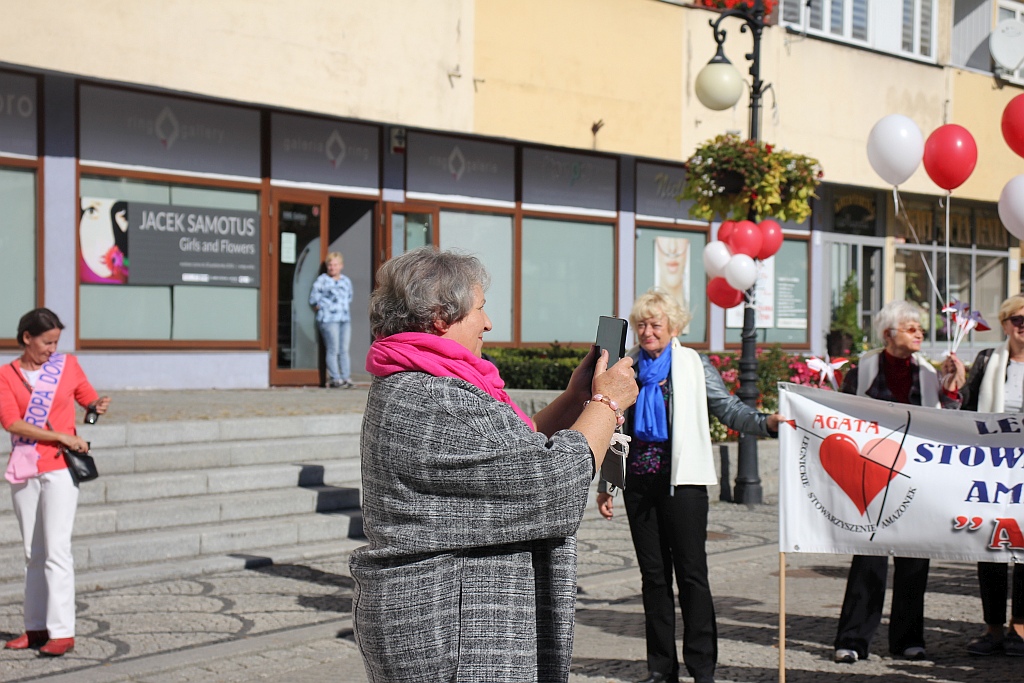 XXI różowy Marsz ku Zdrowiu przeszedł ulicami Legnicy