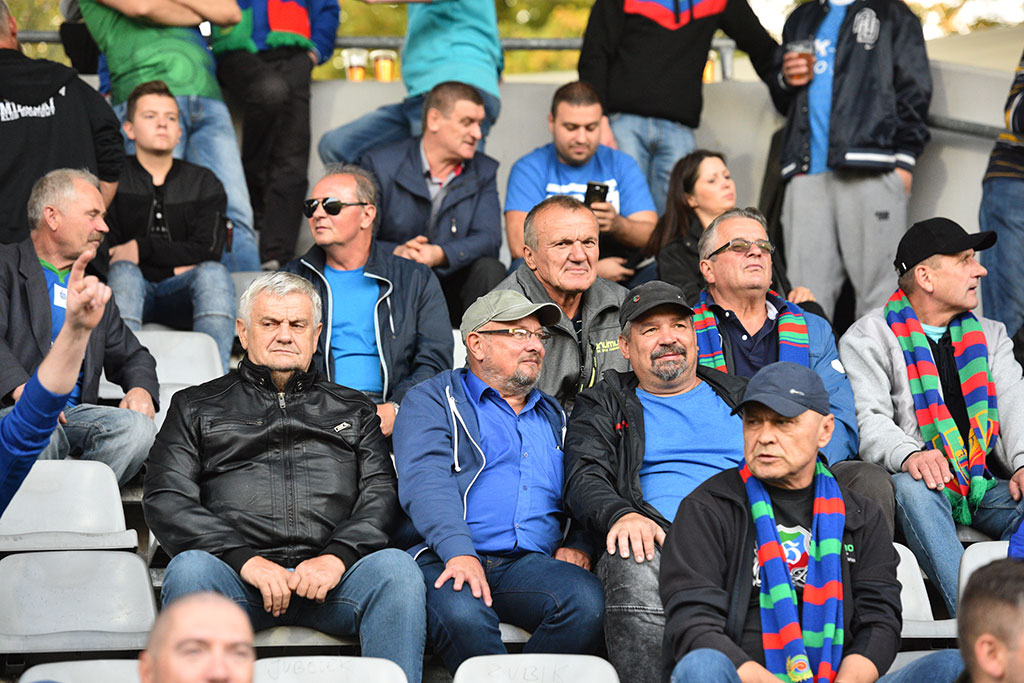 Piątkowy mecz Miedzi Legnica z Piastem Gliwice na trybunach