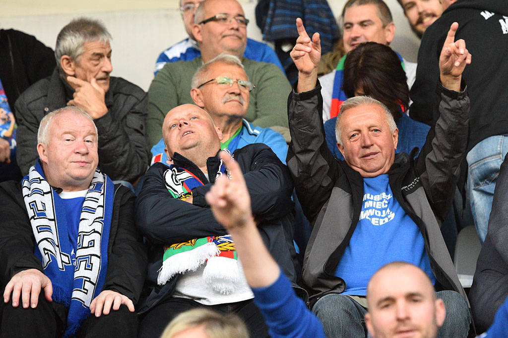 Piątkowy mecz Miedzi Legnica z Piastem Gliwice na trybunach