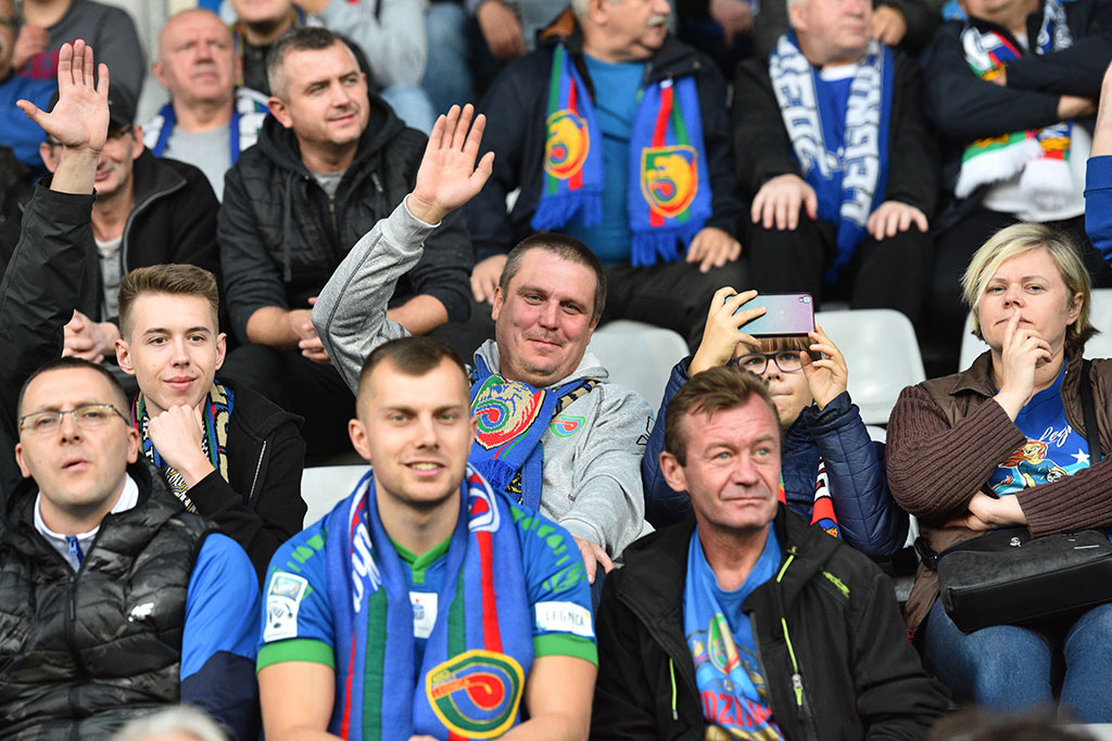 Piątkowy mecz Miedzi Legnica z Piastem Gliwice na trybunach