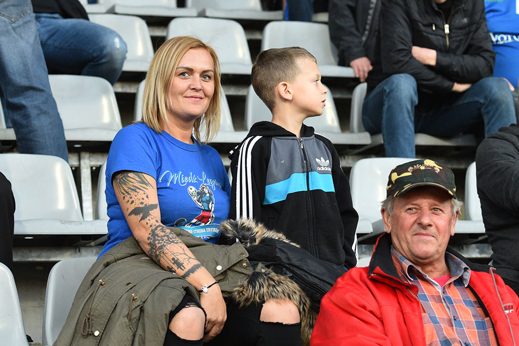 Piątkowy mecz Miedzi Legnica z Piastem Gliwice na trybunach