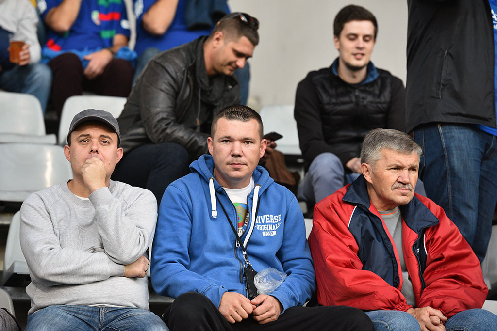 Piątkowy mecz Miedzi Legnica z Piastem Gliwice na trybunach