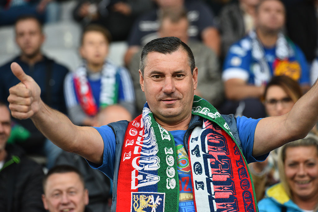 Piątkowy mecz Miedzi Legnica z Piastem Gliwice na trybunach