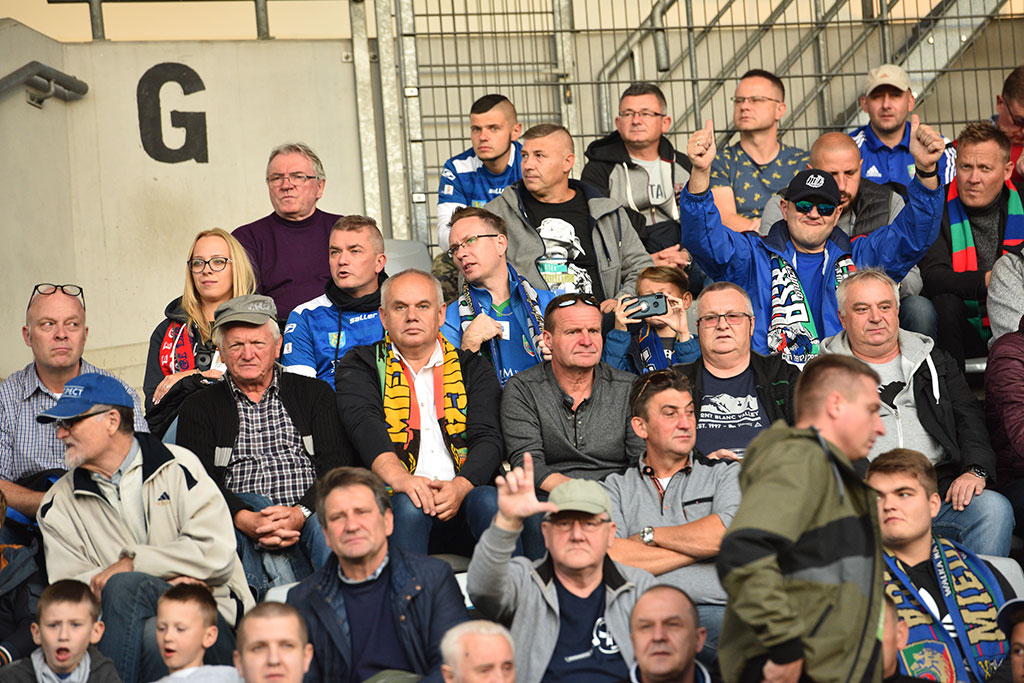 Piątkowy mecz Miedzi Legnica z Piastem Gliwice na trybunach