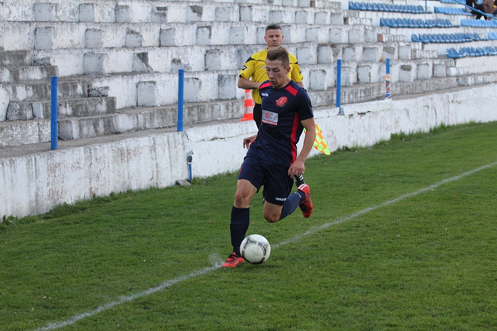 Iskra wywiozła ze stadionu przy Grabskiego komplet punktów