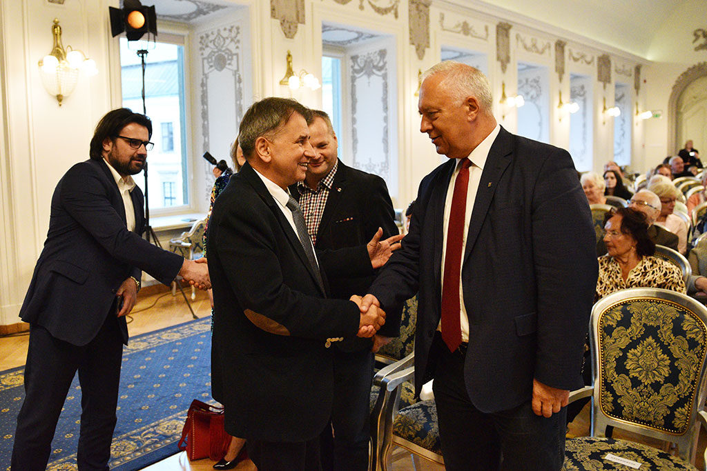 Waldemar Krzystek o historiach, które napisało życie
