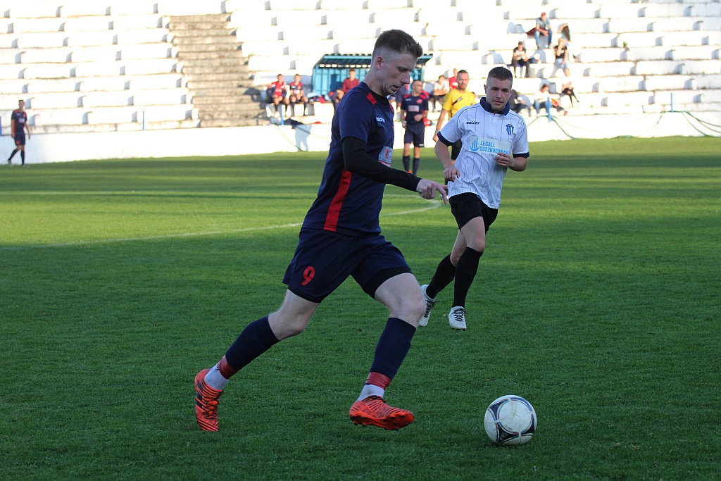 Iskra wywiozła ze stadionu przy Grabskiego komplet punktów