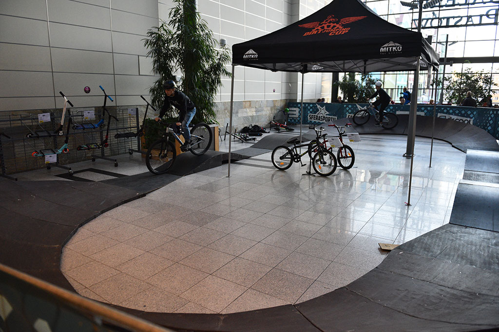 Extreme Bike Tour odbywa się w Galerii Piastów