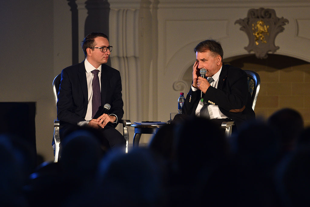 Waldemar Krzystek o historiach, które napisało życie