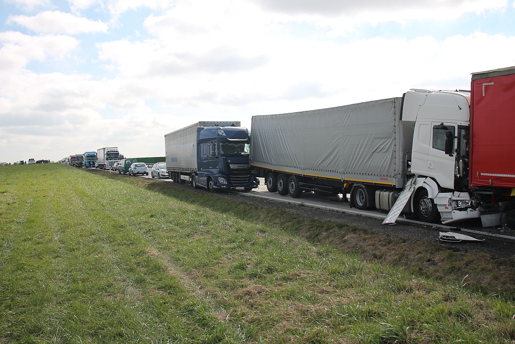 Karambol na autostradzie. Objazdy do Zgorzelca       
