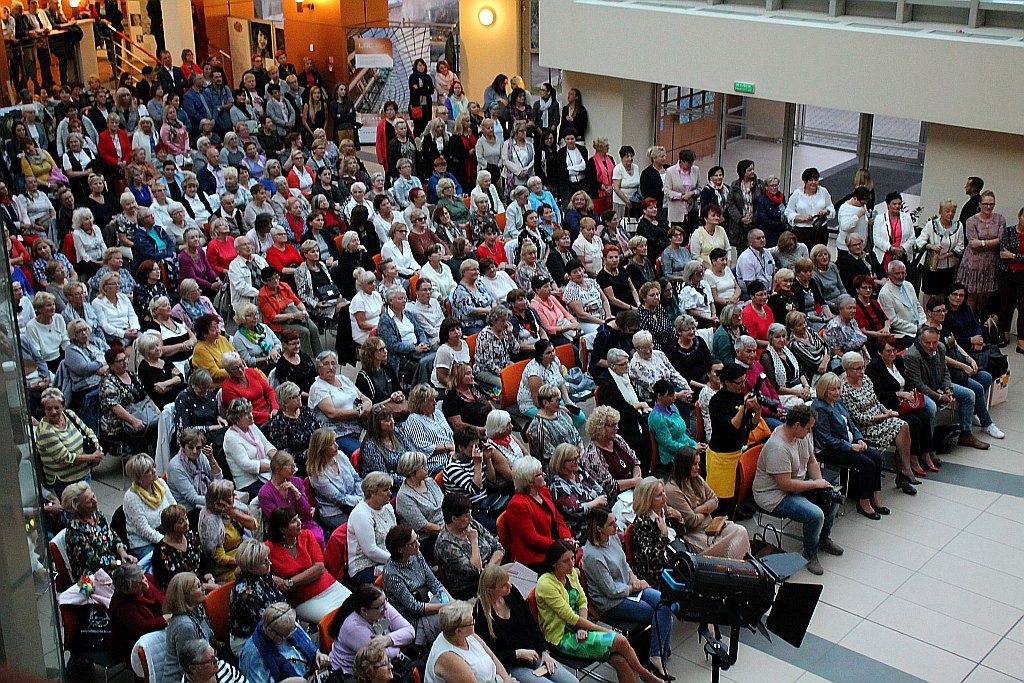 Jolanta Kwaśniewska ściągnęła tłumy do Letia Bussines Center
