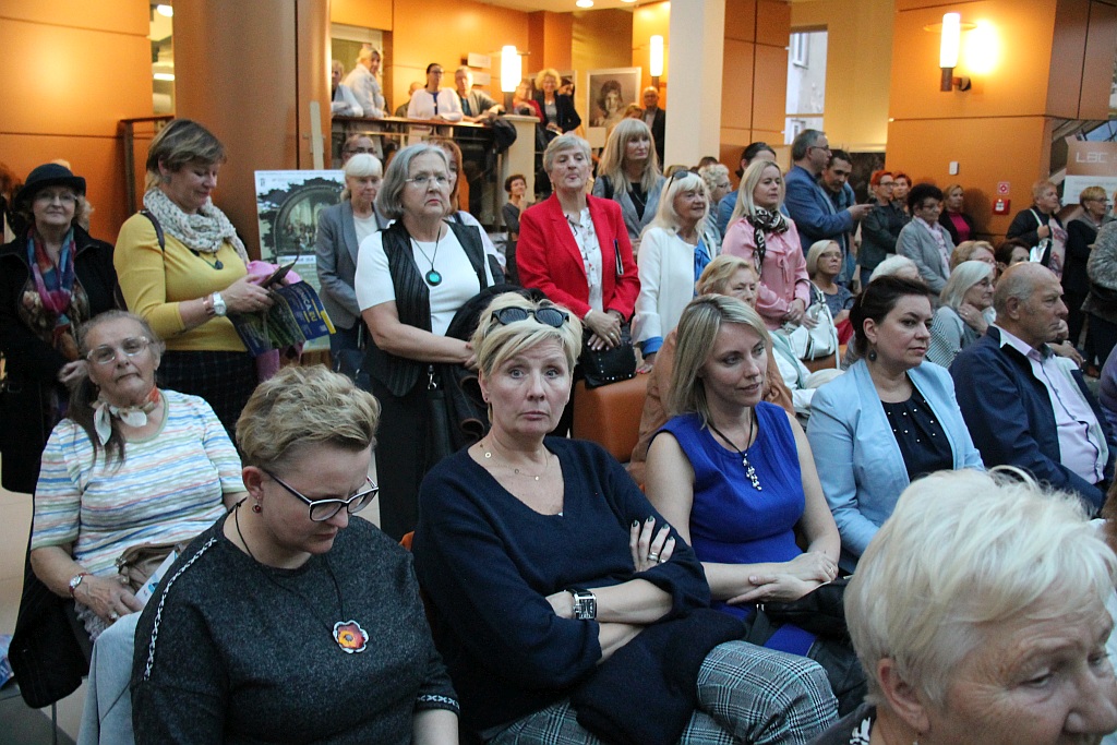 Jolanta Kwaśniewska ściągnęła tłumy do Letia Bussines Center