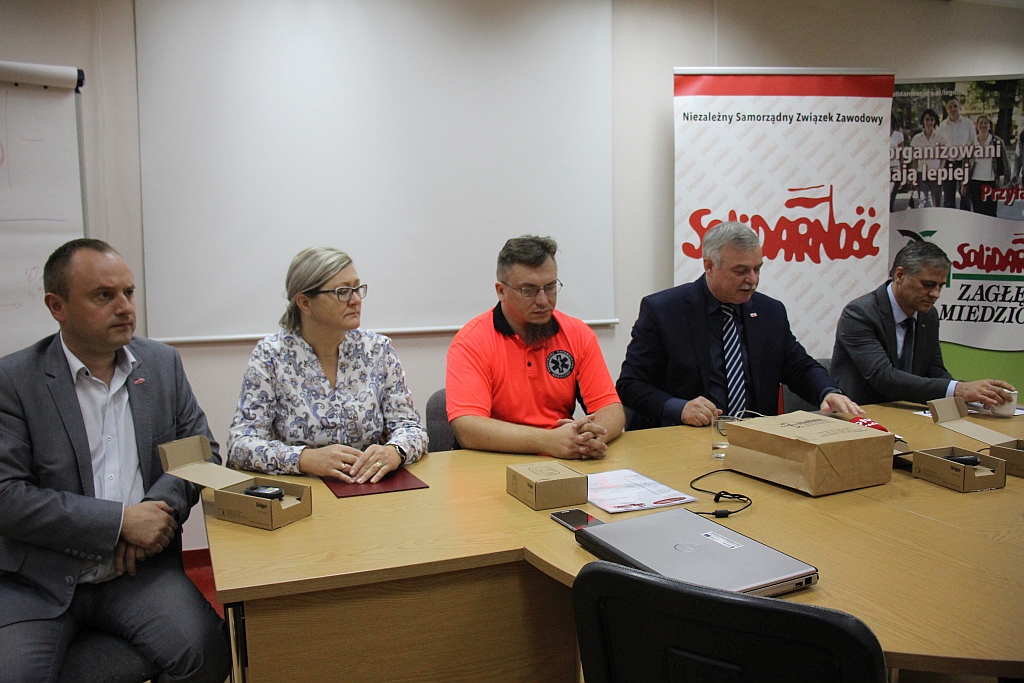 Solidarność zakupiła i przekazała pogotowiu detektory CO