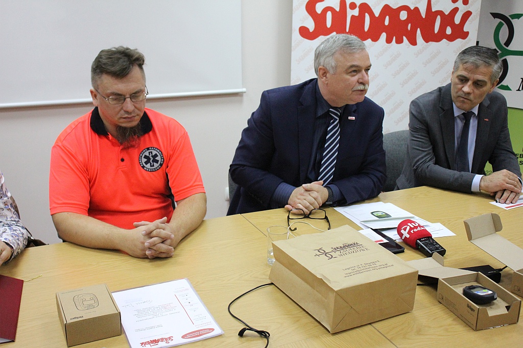 Solidarność zakupiła i przekazała pogotowiu detektory CO