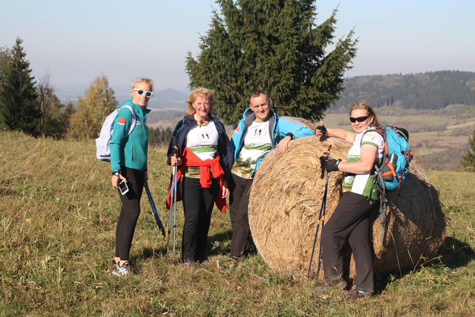 Drapiki i Pasjonaci Nordic Walking weszli na Górę Szybowcową